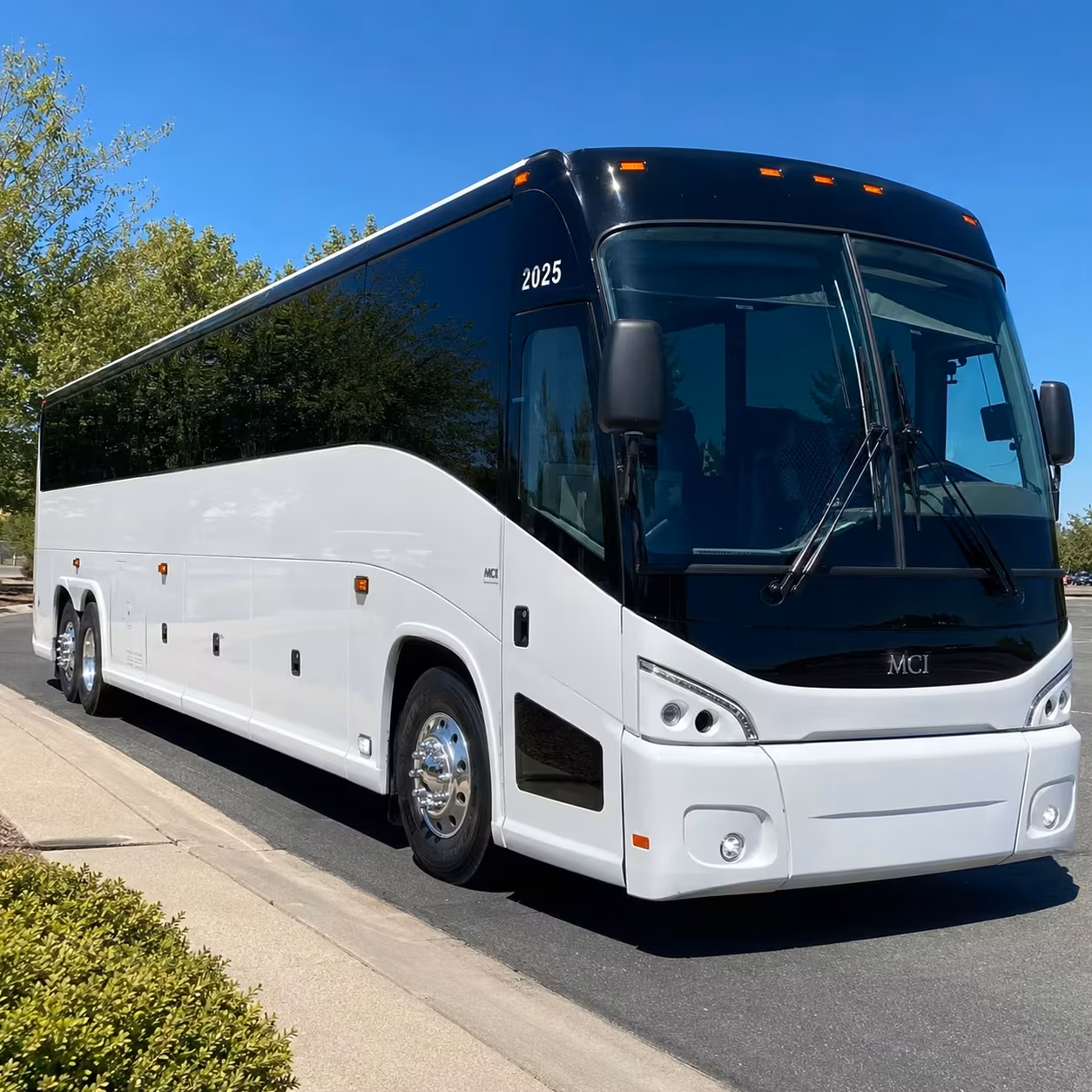 long distance charter bus rentals from brooklyn park to chicago